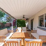 Sunshine, Paradise Escape! Private Pool, Sleeps 12